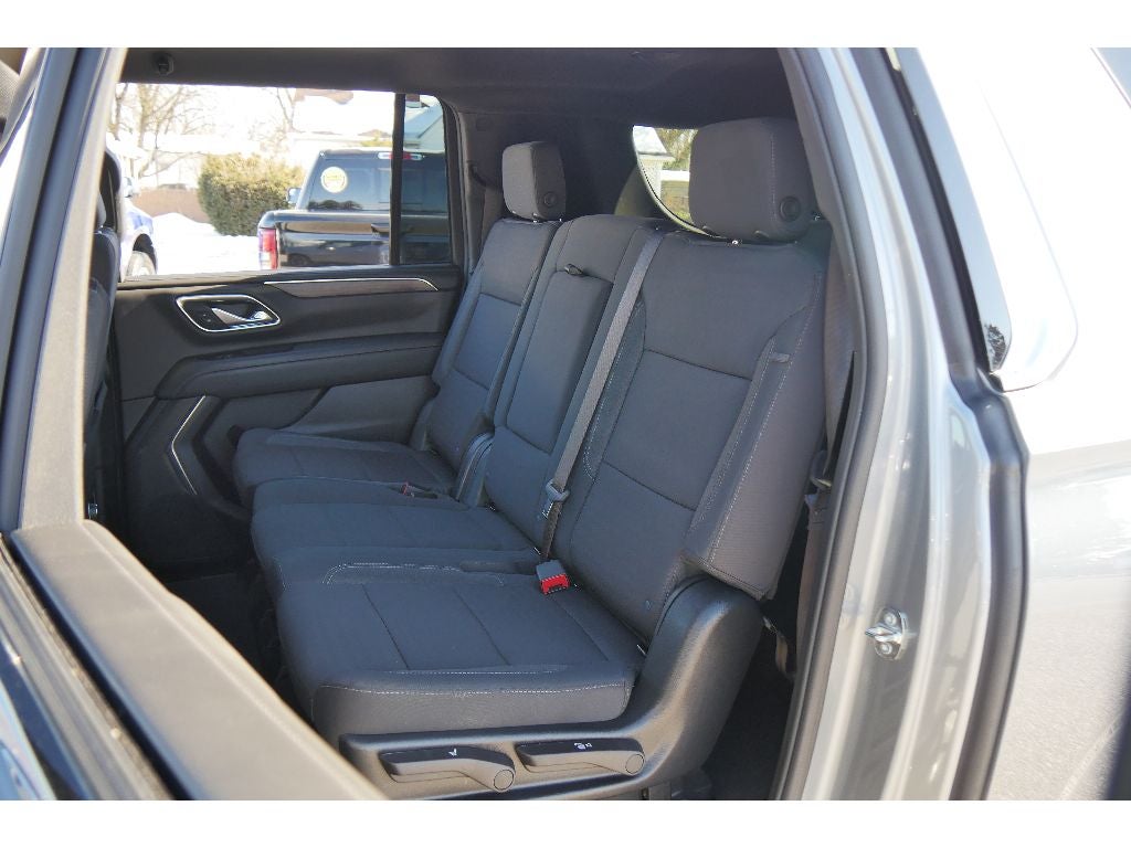 2023 Chevrolet Suburban LS