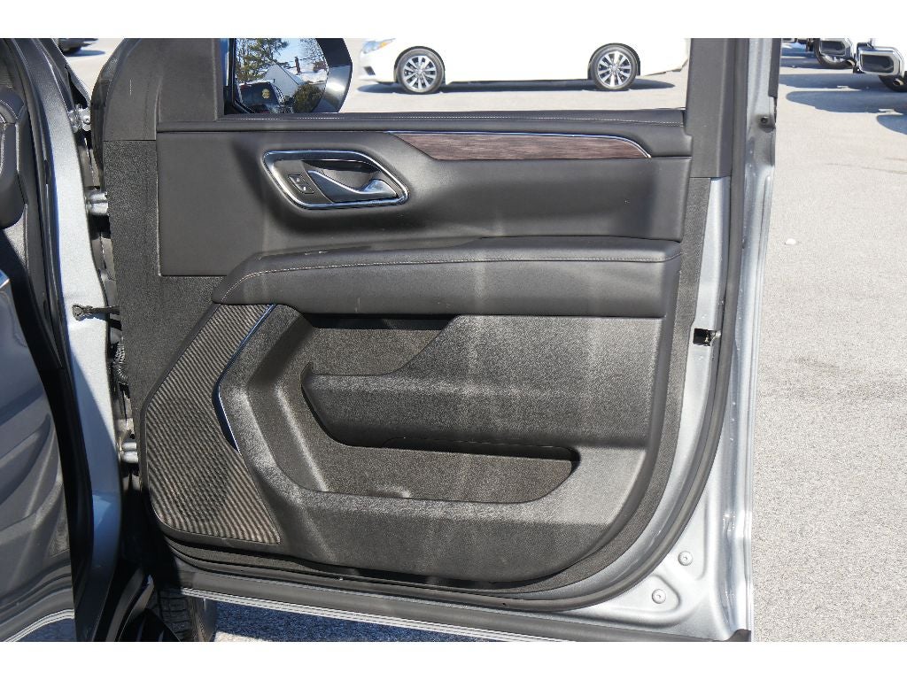 2023 Chevrolet Suburban LS