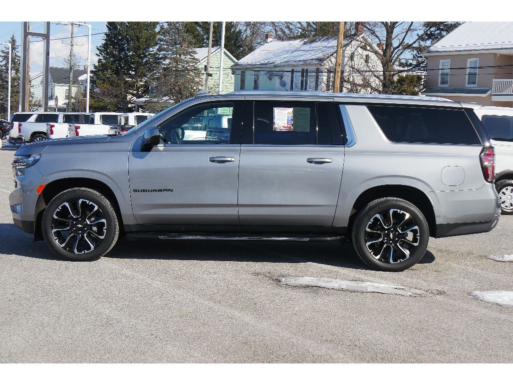 2023 Chevrolet Suburban LS