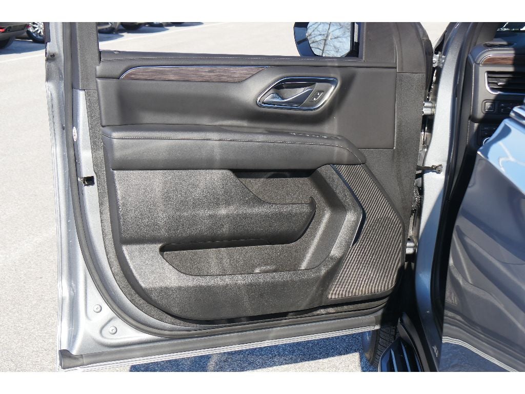 2023 Chevrolet Suburban LS