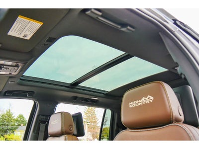 2022 Chevrolet Suburban High Country