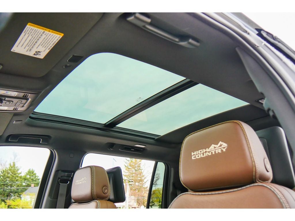 2022 Chevrolet Suburban High Country