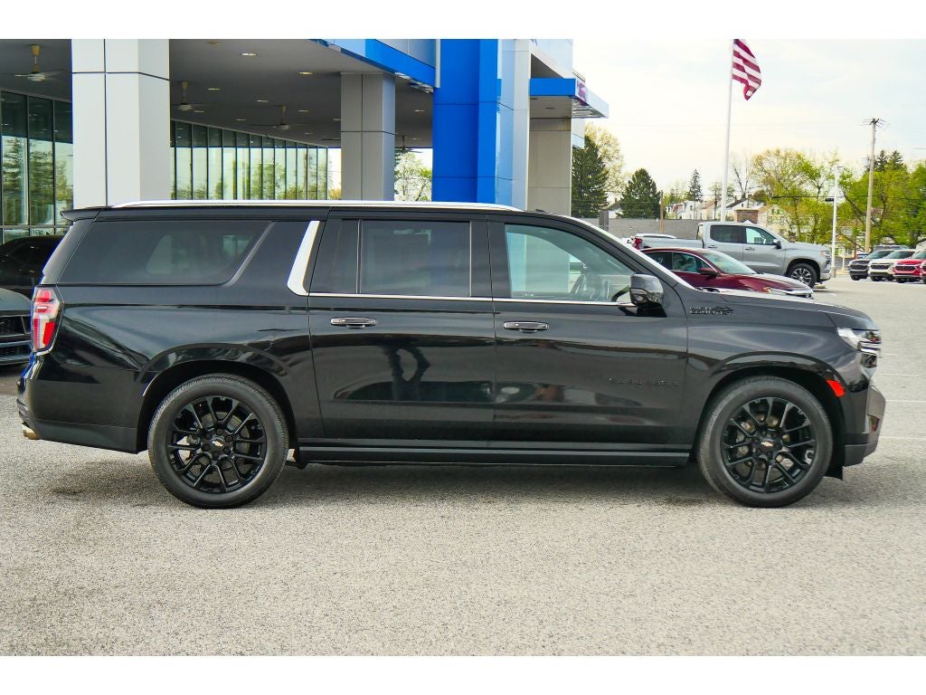 2022 Chevrolet Suburban High Country