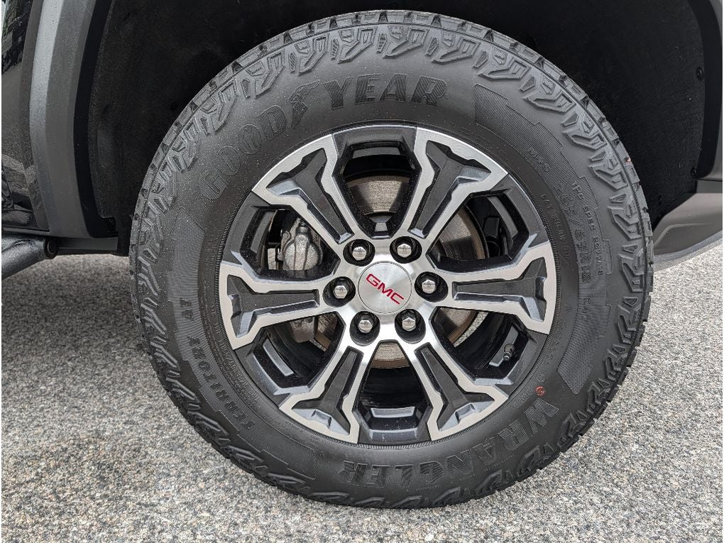 2024 GMC Canyon AT4