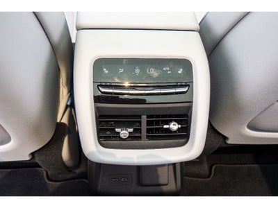 2024 Cadillac LYRIQ Luxury 3
