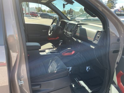2024 Nissan Frontier Crew Cab PRO-4X 4x4