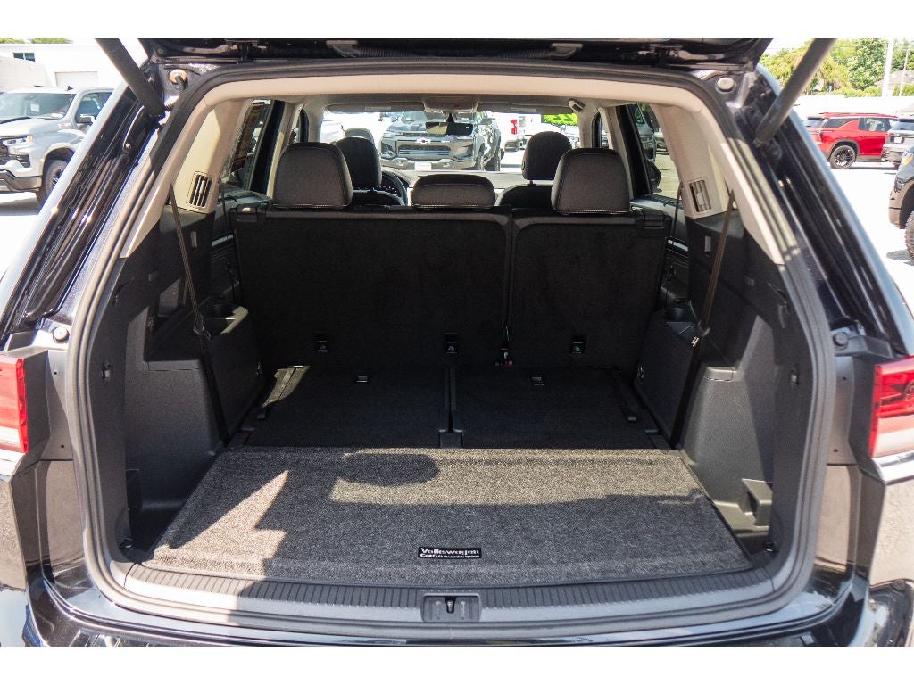2022 Volkswagen Atlas 3.6L V6 SE w/Technology
