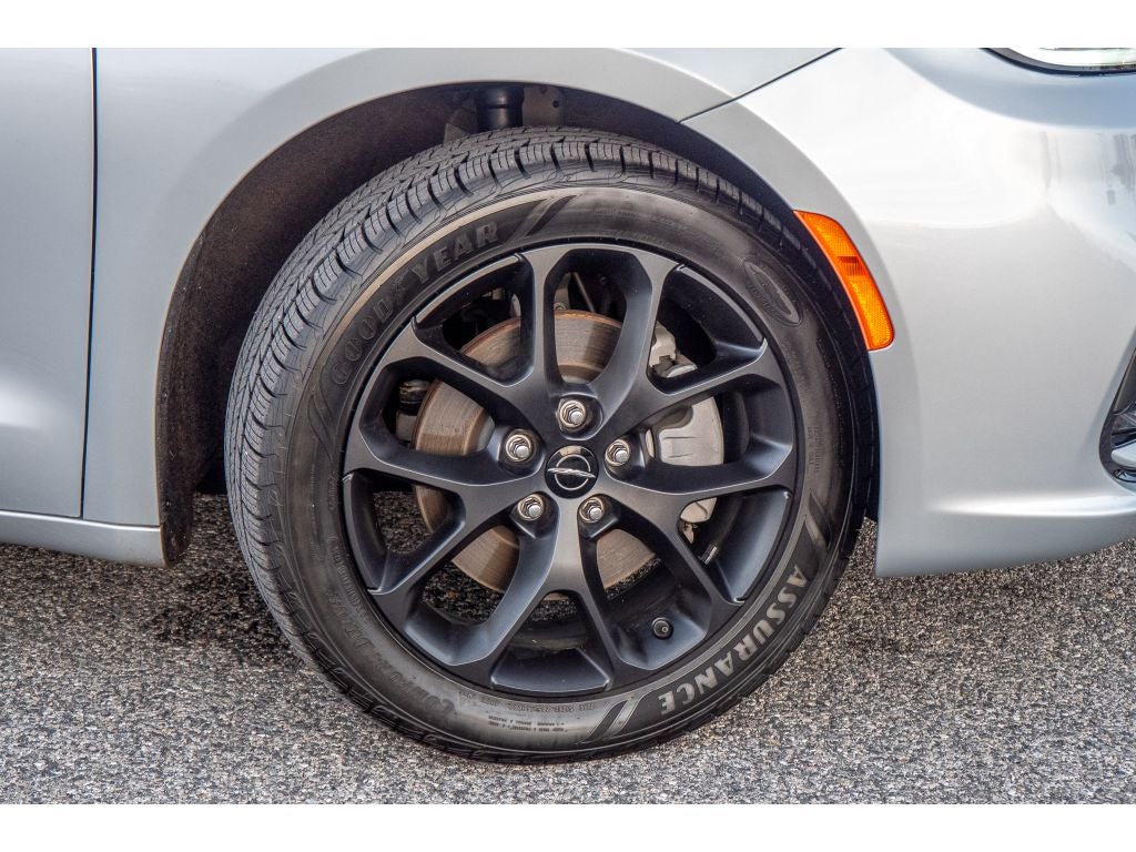 2022 Chrysler Pacifica Touring L AWD