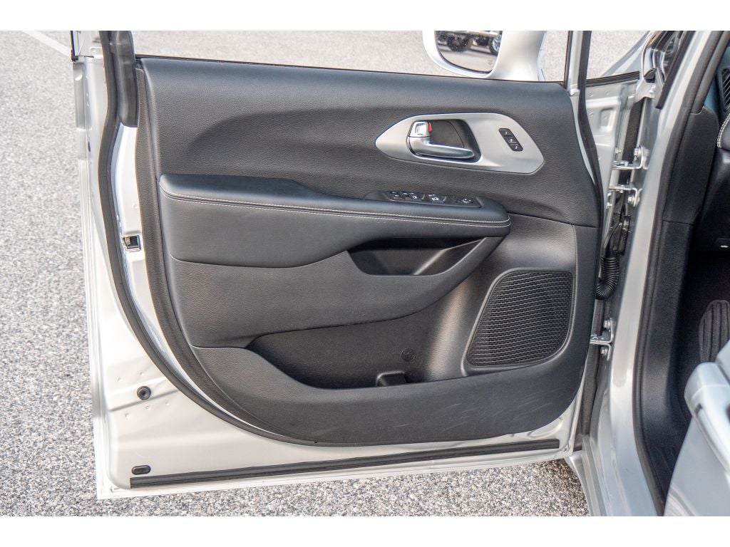 2022 Chrysler Pacifica Touring L AWD