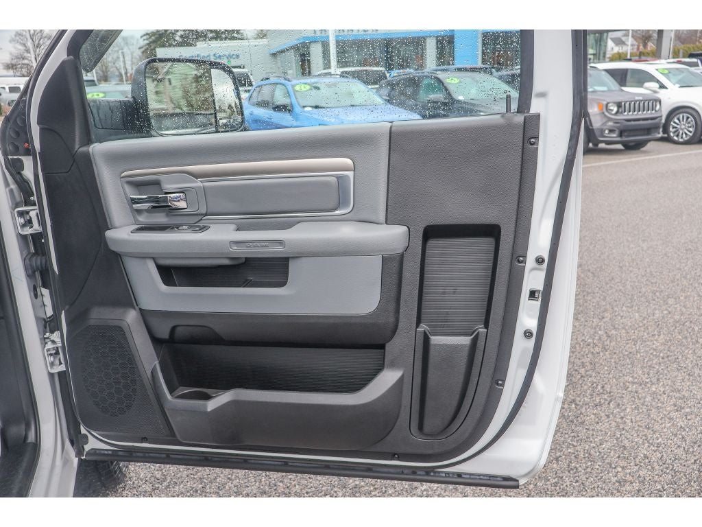 2019 RAM 1500 Classic Tradesman Regular Cab 4x4 8' Box