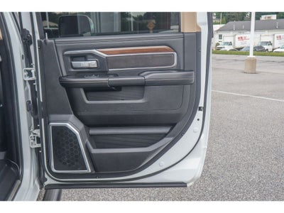 2022 RAM 2500 Laramie Crew Cab 4x4 6'4" Box
