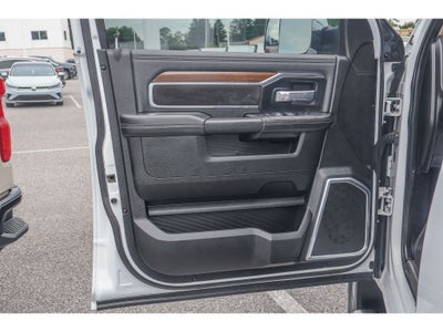 2022 RAM 2500 Laramie Crew Cab 4x4 6'4" Box