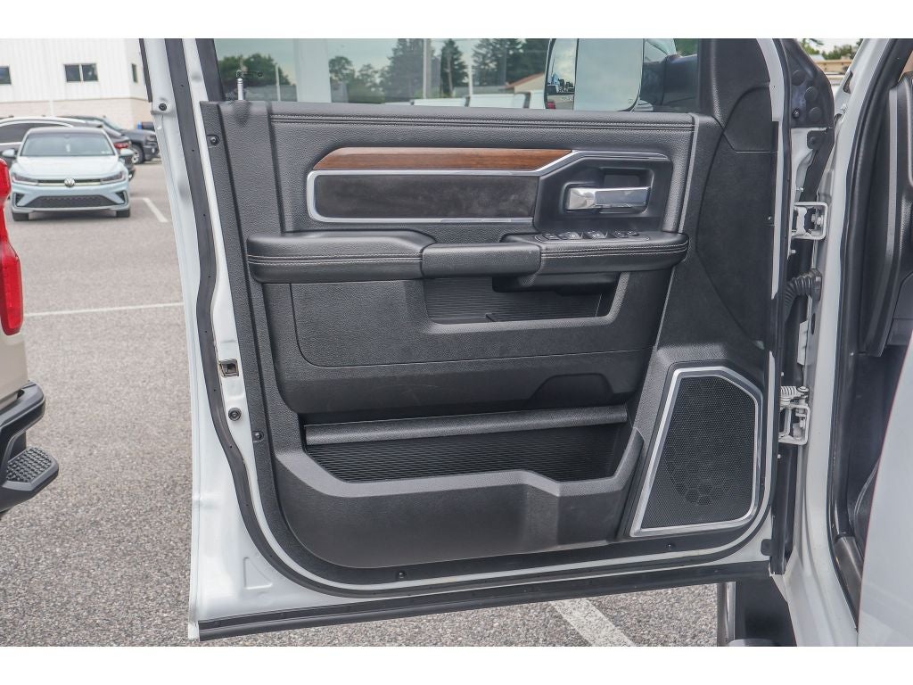 2022 RAM 2500 Laramie Crew Cab 4x4 6'4" Box