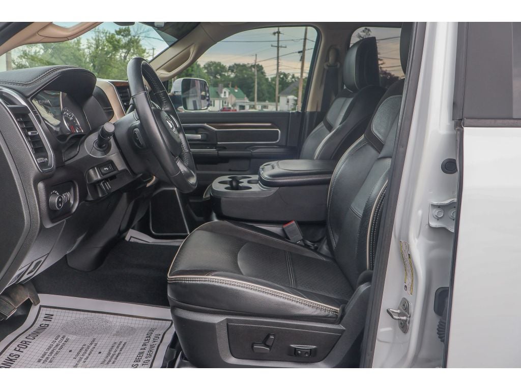 2022 RAM 2500 Laramie Crew Cab 4x4 6'4" Box