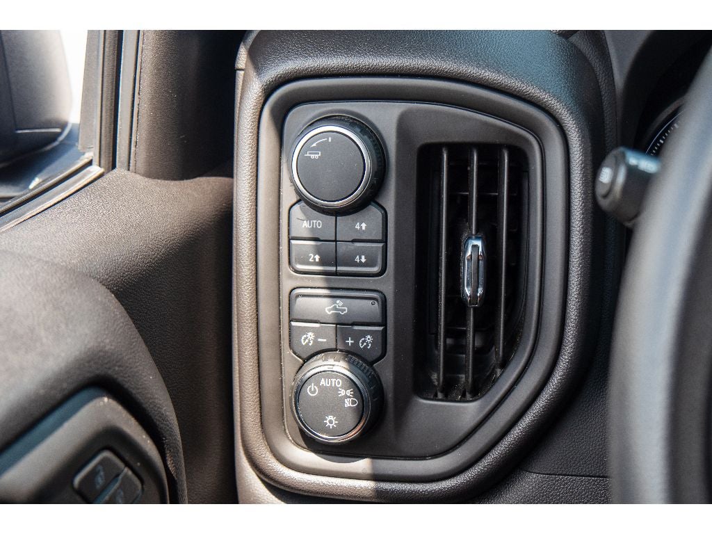 2023 Chevrolet Silverado 1500 Custom Trail Boss