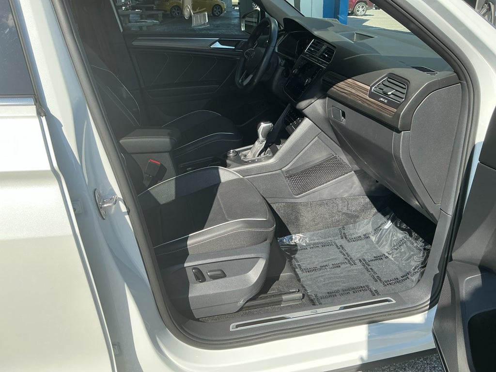 2022 Volkswagen Tiguan SEL R-Line