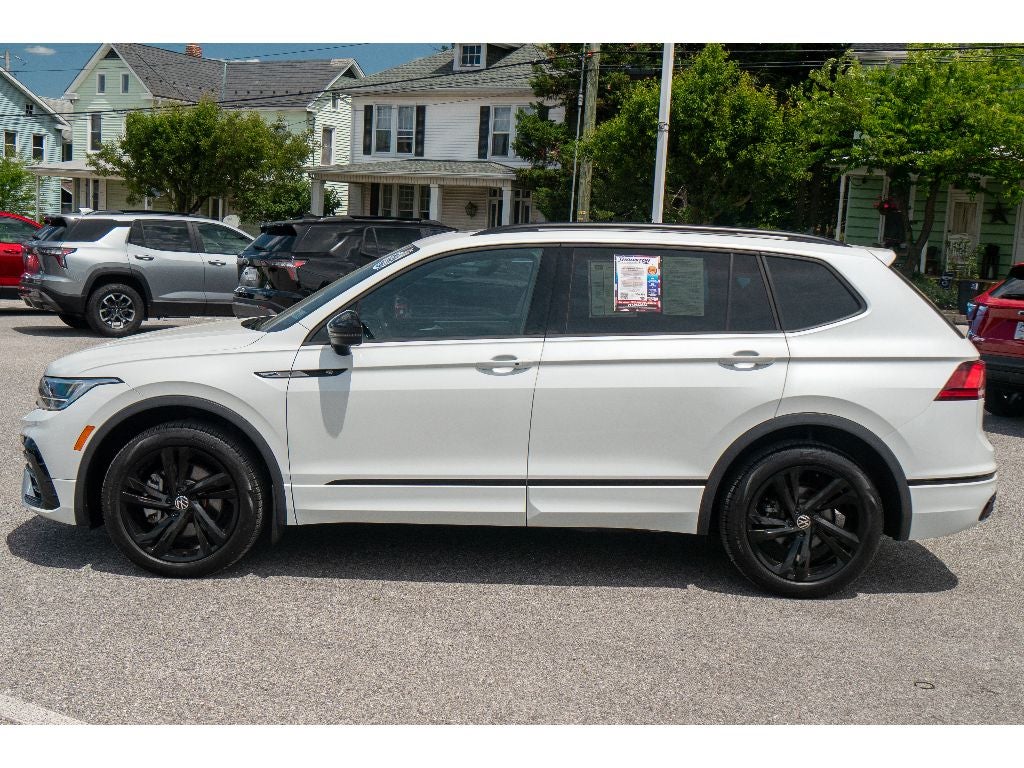 2023 Volkswagen Tiguan 2.0T SE R-Line Black