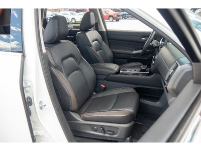 2023 Nissan Pathfinder SL 4WD