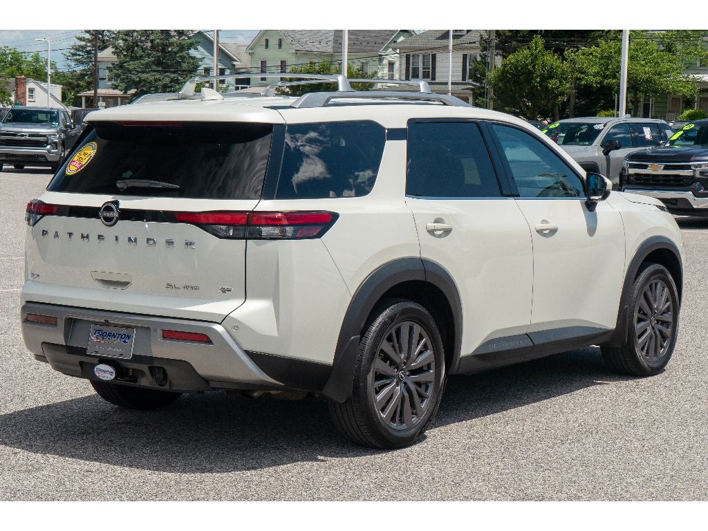 2023 Nissan Pathfinder SL 4WD