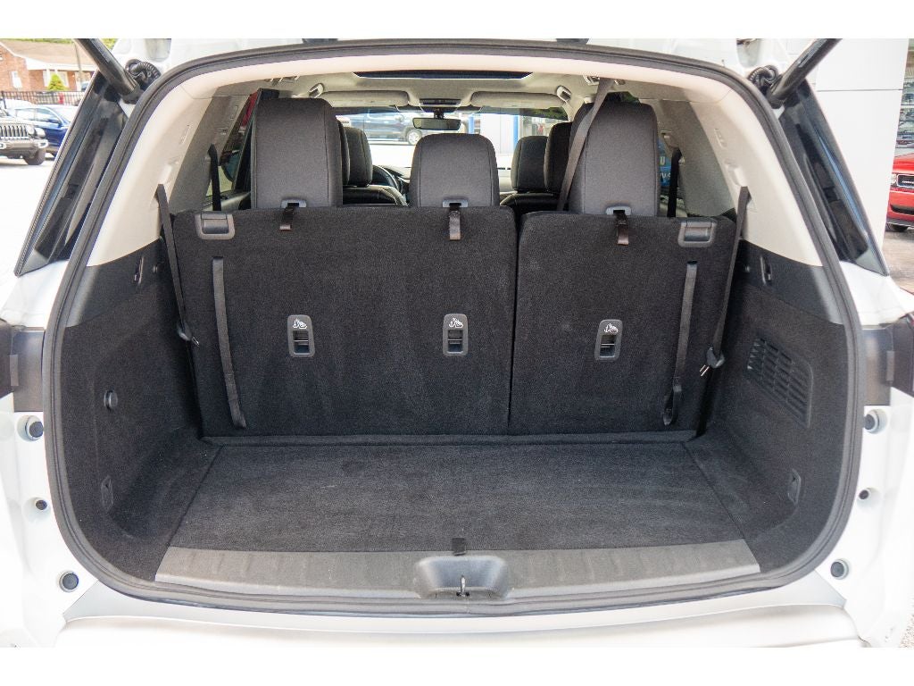 2023 Nissan Pathfinder SL 4WD