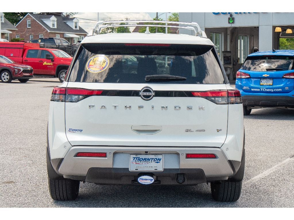 2023 Nissan Pathfinder SL 4WD