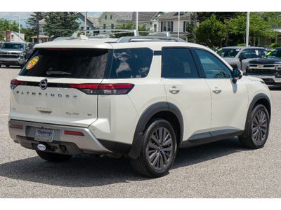 2023 Nissan Pathfinder SL 4WD