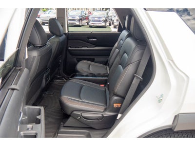 2023 Nissan Pathfinder SL 4WD
