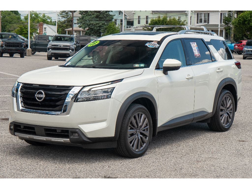 2023 Nissan Pathfinder SL 4WD